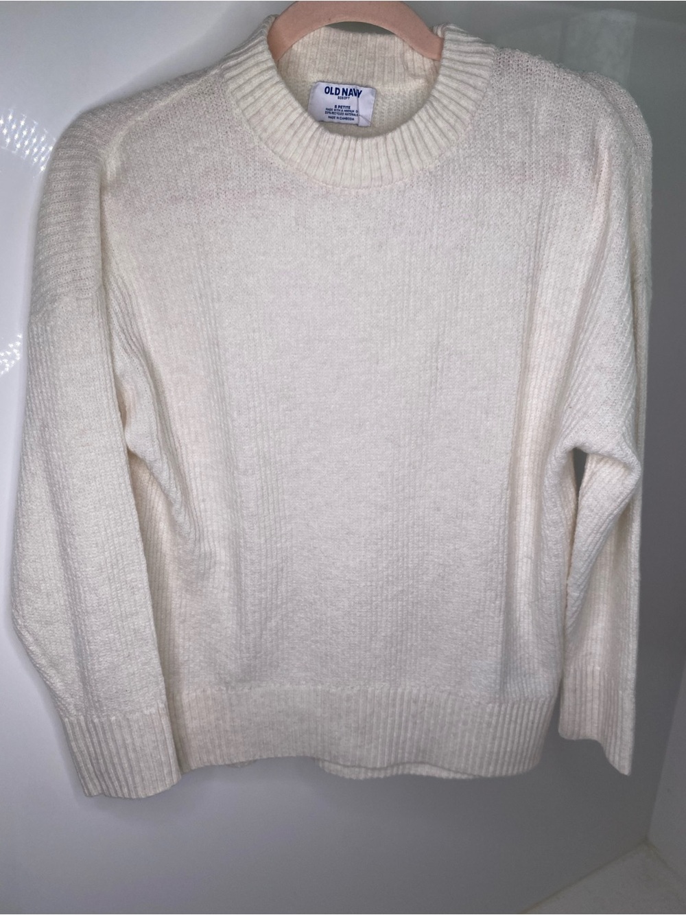 Old Navy Cream Crewneck Pullover Sweater